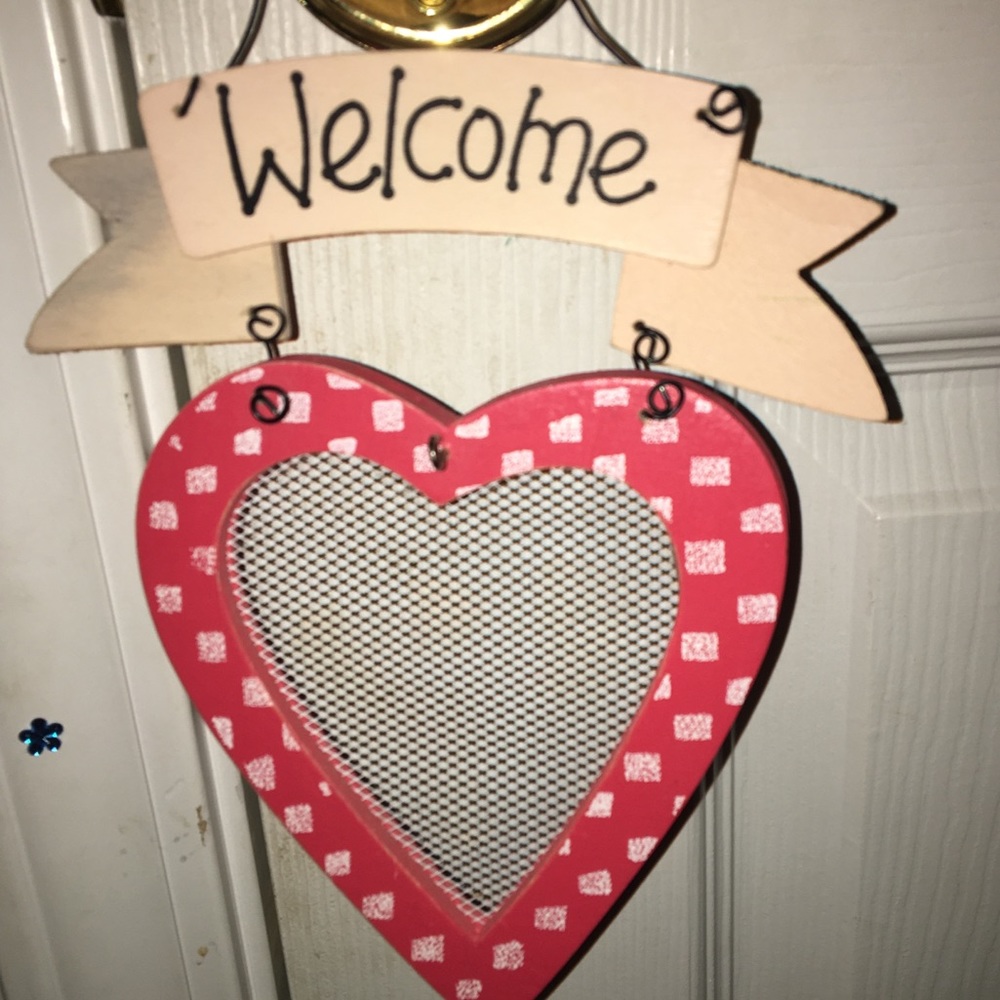 Heart welcome sign